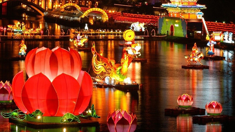 Lễ hội Đèn lồng hoa sen